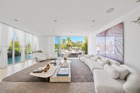 Villa ou maison à vendre à Miami Beach, Floride: 4 chambres, 395.48 m2 № 2027381 - photo 11