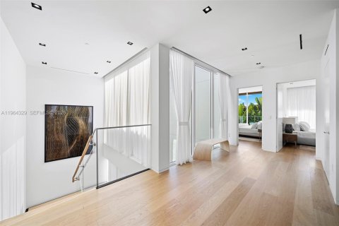 Villa ou maison à vendre à Miami Beach, Floride: 4 chambres, 395.48 m2 № 2027381 - photo 24