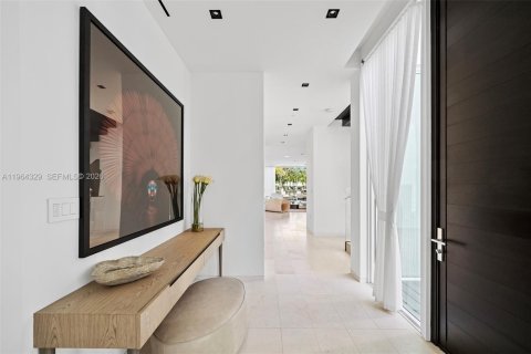 Villa ou maison à vendre à Miami Beach, Floride: 4 chambres, 395.48 m2 № 2027381 - photo 7