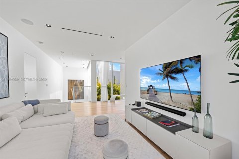 Villa ou maison à vendre à Miami Beach, Floride: 4 chambres, 395.48 m2 № 2027381 - photo 26