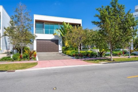 Villa ou maison à vendre à Miami Beach, Floride: 4 chambres, 395.48 m2 № 2027381 - photo 5