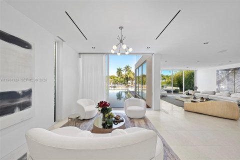 Villa ou maison à vendre à Miami Beach, Floride: 4 chambres, 395.48 m2 № 2027381 - photo 13