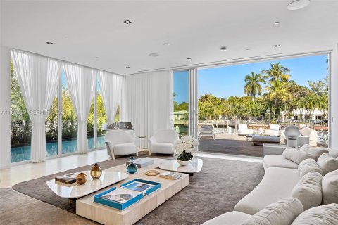 Villa ou maison à vendre à Miami Beach, Floride: 4 chambres, 395.48 m2 № 2027381 - photo 10