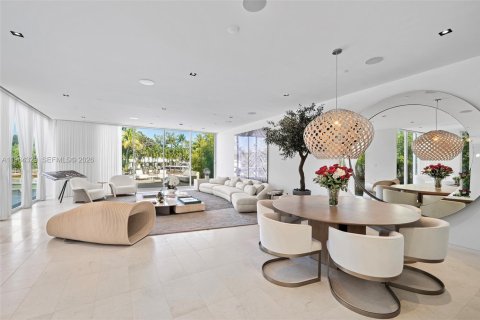 Villa ou maison à vendre à Miami Beach, Floride: 4 chambres, 395.48 m2 № 2027381 - photo 12