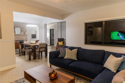 Villa ou maison à louer à North Miami Beach, Floride: 2 chambres, 124.3 m2 № 2060818 - photo 8