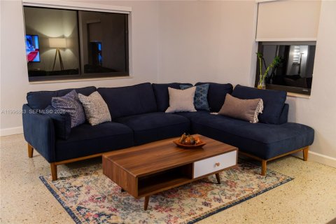Villa ou maison à louer à North Miami Beach, Floride: 2 chambres, 124.3 m2 № 2060818 - photo 7