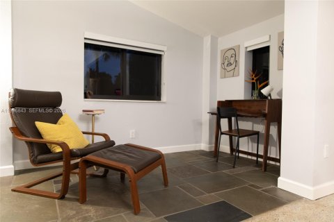 Villa ou maison à louer à North Miami Beach, Floride: 2 chambres, 124.3 m2 № 2060818 - photo 17