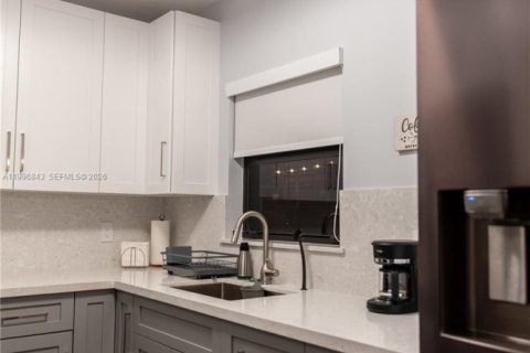 Villa ou maison à louer à North Miami Beach, Floride: 2 chambres, 124.3 m2 № 2060818 - photo 19