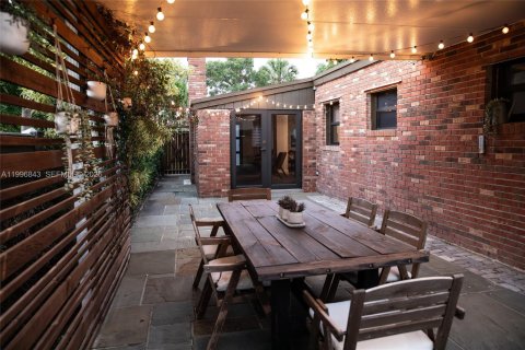 Villa ou maison à louer à North Miami Beach, Floride: 2 chambres, 124.3 m2 № 2060818 - photo 27