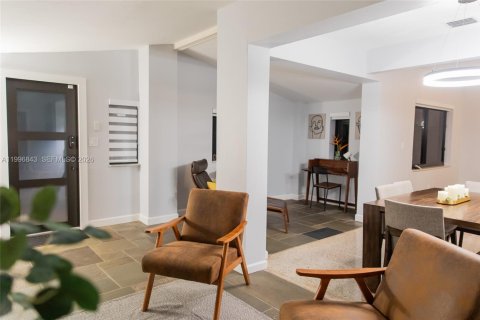 Villa ou maison à louer à North Miami Beach, Floride: 2 chambres, 124.3 m2 № 2060818 - photo 12