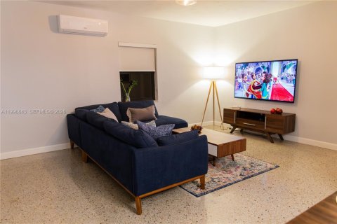 Villa ou maison à louer à North Miami Beach, Floride: 2 chambres, 124.3 m2 № 2060818 - photo 6