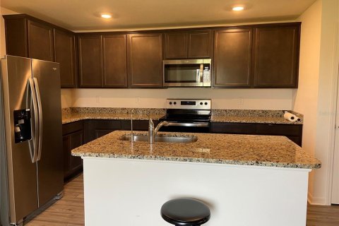 Townhouse in Tavares, Florida 3 bedrooms, 172.61 sq.m. № 1359734 - photo 3