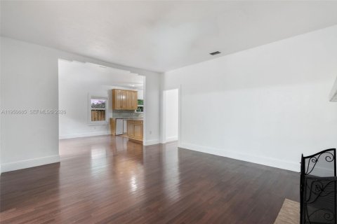 Снять в аренду виллу или дом в Майами, Флорида 3 спальни, 146.79м2, № 2009398 - фото 14