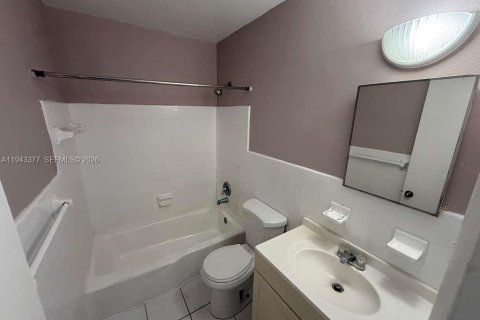 Condo in Hollywood, Florida, 1 bedroom № 2060173