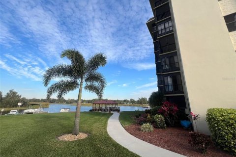 Condo in Lake Placid, Florida, 2 bedrooms  № 1829361 - photo 14