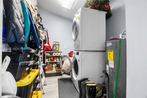 House in Plantation, Florida 3 bedrooms, 102.19 sq.m. № 2069044 - photo 16