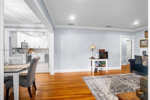 House in Plantation, Florida 3 bedrooms, 102.19 sq.m. № 2069044 - photo 7