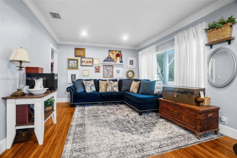 House in Plantation, Florida 3 bedrooms, 102.19 sq.m. № 2069044 - photo 11