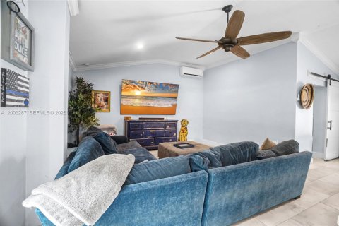 House in Plantation, Florida 3 bedrooms, 102.19 sq.m. № 2069044 - photo 15