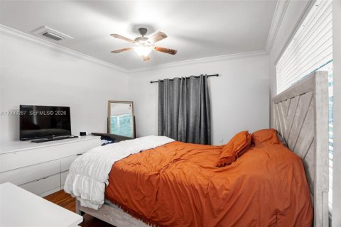 House in Plantation, Florida 3 bedrooms, 102.19 sq.m. № 2069044 - photo 24