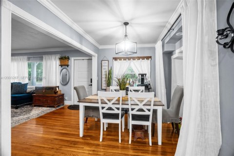 House in Plantation, Florida 3 bedrooms, 102.19 sq.m. № 2069044 - photo 10