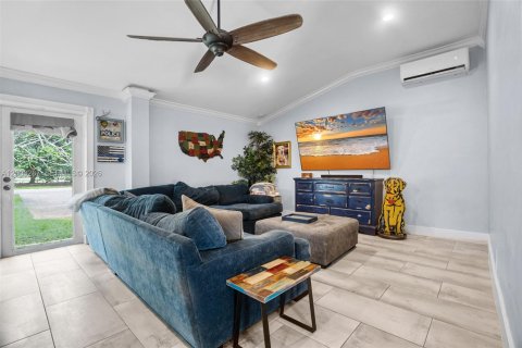 House in Plantation, Florida 3 bedrooms, 102.19 sq.m. № 2069044 - photo 14