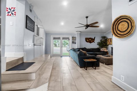 House in Plantation, Florida 3 bedrooms, 102.19 sq.m. № 2069044 - photo 17