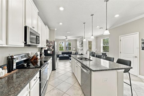 Townhouse in Tampa, Florida 3 bedrooms, 172.05 sq.m. № 2381002 - photo 8