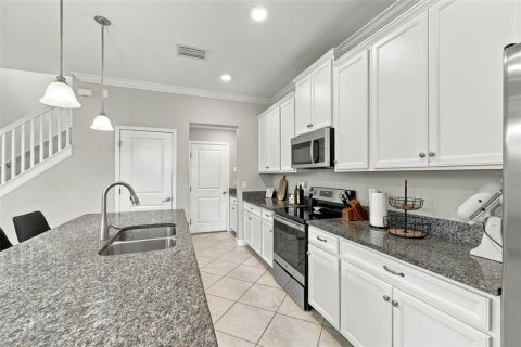 Townhouse in Tampa, Florida 3 bedrooms, 172.05 sq.m. № 2381002 - photo 6