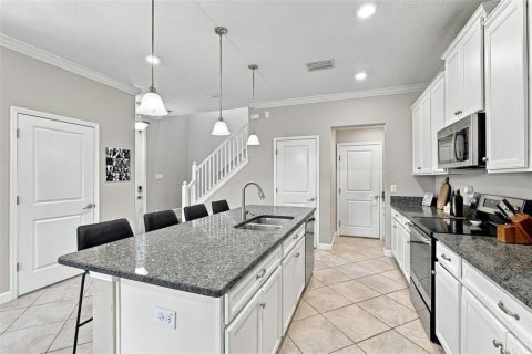 Townhouse in Tampa, Florida 3 bedrooms, 172.05 sq.m. № 2381002 - photo 7