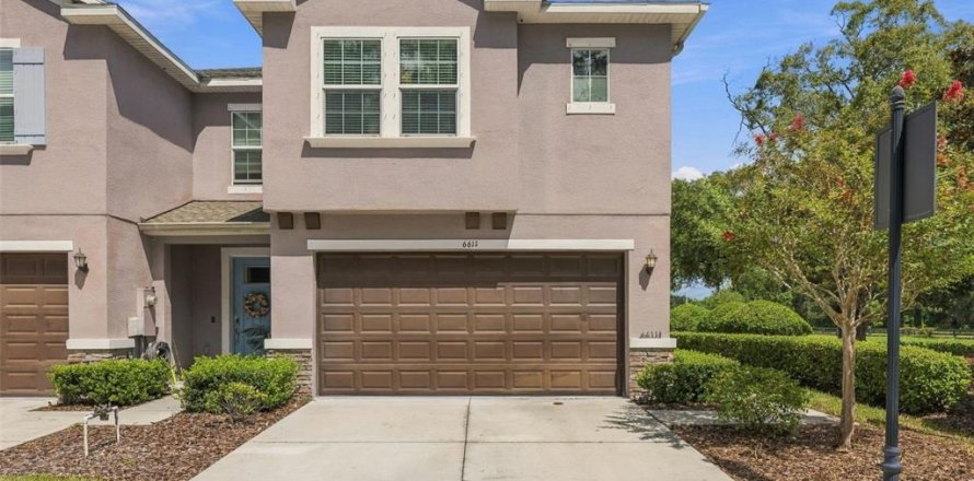 Townhouse in Tampa, Florida 3 bedrooms, 172.05 sq.m. № 2381002
