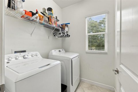 Townhouse in Tampa, Florida 3 bedrooms, 172.05 sq.m. № 2381002 - photo 23