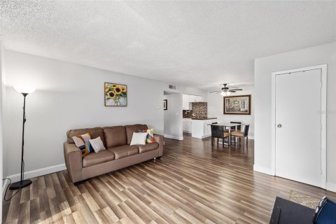 Copropriété à vendre à Gainesville, Floride: 1 chambre, 65.22 m2 № 1904538 - photo 4