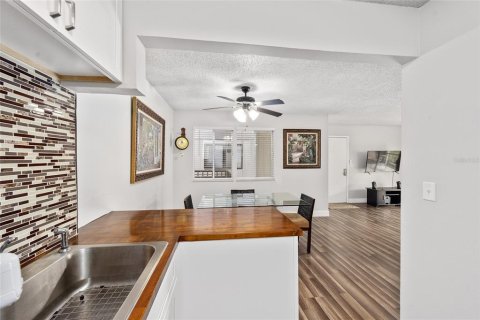 Copropriété à vendre à Gainesville, Floride: 1 chambre, 65.22 m2 № 1904538 - photo 9