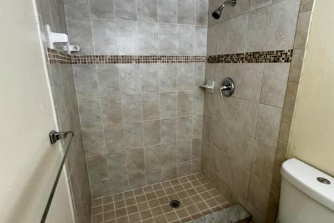 Снять в аренду виллу или дом в Бока-Ратон, Флорида 3 комнаты, 110м2, № 2269208 - фото 7