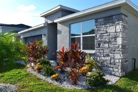 Casa en venta en Wesley Chapel, Florida, 4 dormitorios, 171.5 m2 № 1904986 - foto 1