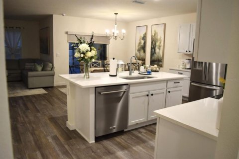 Casa en venta en Wesley Chapel, Florida, 4 dormitorios, 171.5 m2 № 1904986 - foto 4