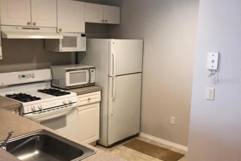 Condominio en alquiler en Orlando, Florida, 1 dormitorio, 82.68 m2 № 1855892 - foto 2