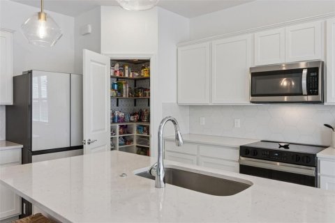 Casa en venta en Lake Alfred, Florida, 4 dormitorios, 268.86 m2 № 2110396 - foto 12