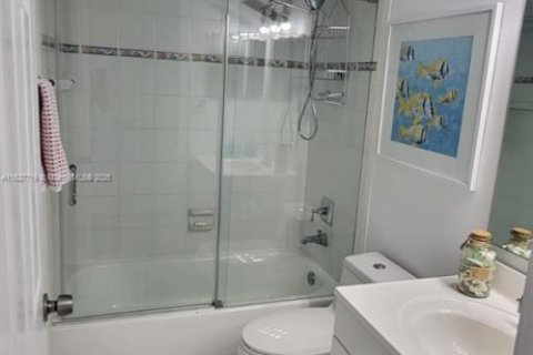 Снять в аренду кондоминиум в Сент-Луси, Флорида 2 спальни, 110.18м2, № 1934738 - фото 7