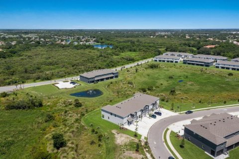 Touwnhouse à vendre à Sarasota, Floride: 3 chambres, 163.32 m2 № 2390852 - photo 2