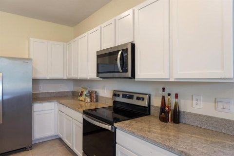 Touwnhouse à vendre à Sarasota, Floride: 3 chambres, 163.32 m2 № 2390852 - photo 13