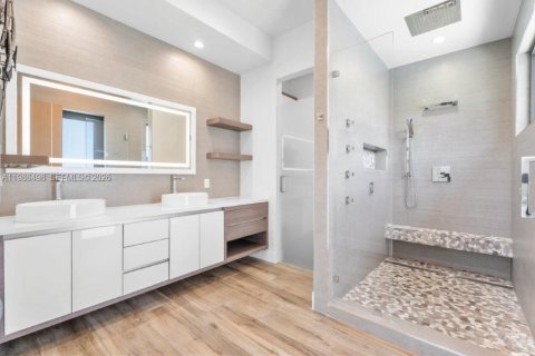 Villa ou maison à vendre à North Miami, Floride: 4 chambres, 339.84 m2 № 2057342 - photo 19