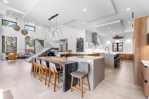 Villa ou maison à vendre à North Miami, Floride: 4 chambres, 339.84 m2 № 2057342 - photo 9