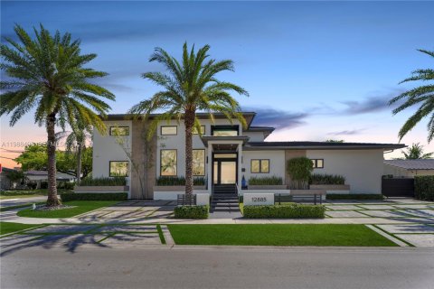 Villa ou maison à North Miami, Floride 4 chambres, 339.84 m2 № 2057342