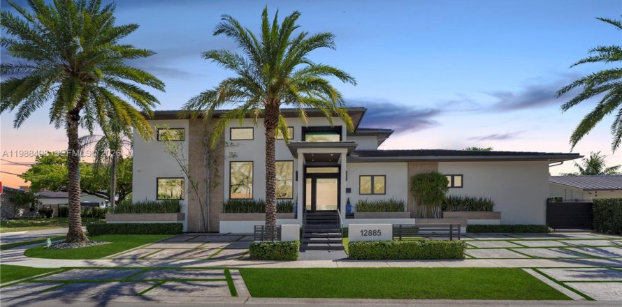 Villa ou maison à North Miami, Floride 4 chambres, 339.84 m2 № 2057342