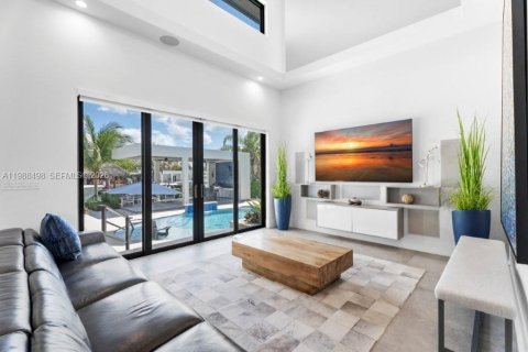 Villa ou maison à vendre à North Miami, Floride: 4 chambres, 339.84 m2 № 2057342 - photo 26