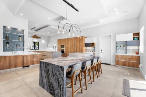 Villa ou maison à vendre à North Miami, Floride: 4 chambres, 339.84 m2 № 2057342 - photo 13