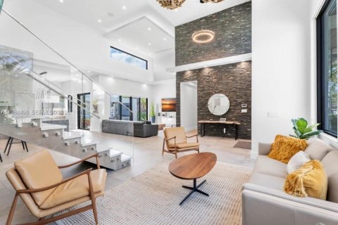 Villa ou maison à vendre à North Miami, Floride: 4 chambres, 339.84 m2 № 2057342 - photo 8