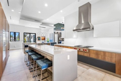 Villa ou maison à vendre à North Miami, Floride: 4 chambres, 339.84 m2 № 2057342 - photo 11
